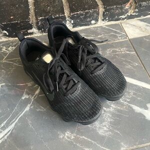 Black Nike Vapor Max 5.5y